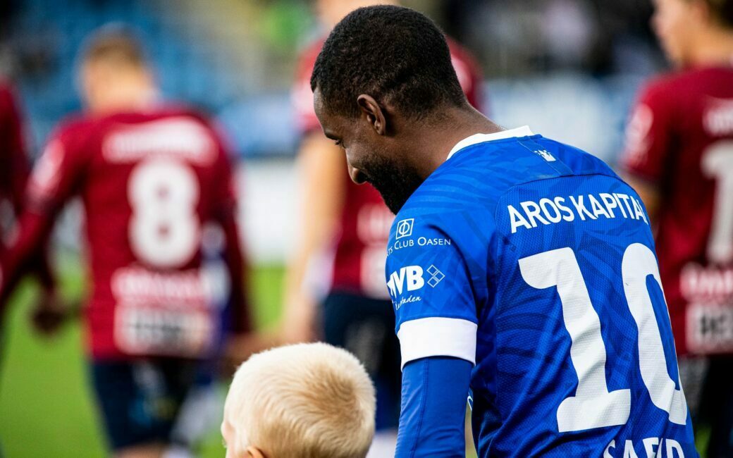 Mohammed Saeid med maskot Trelleborgs FF